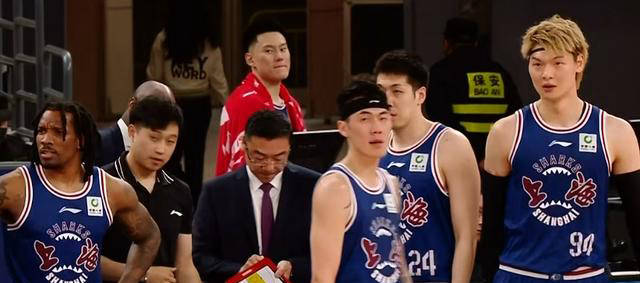 上海队以惊人实力取得胜利，获得掌声的简单介绍